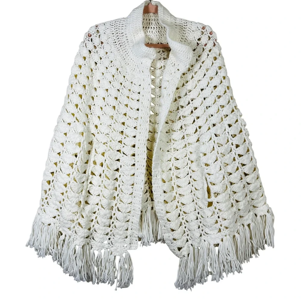 Vintage Handmade Ivory Crochet Shell Stitch Shawl Wrap Fringe Cape Poncho Boho